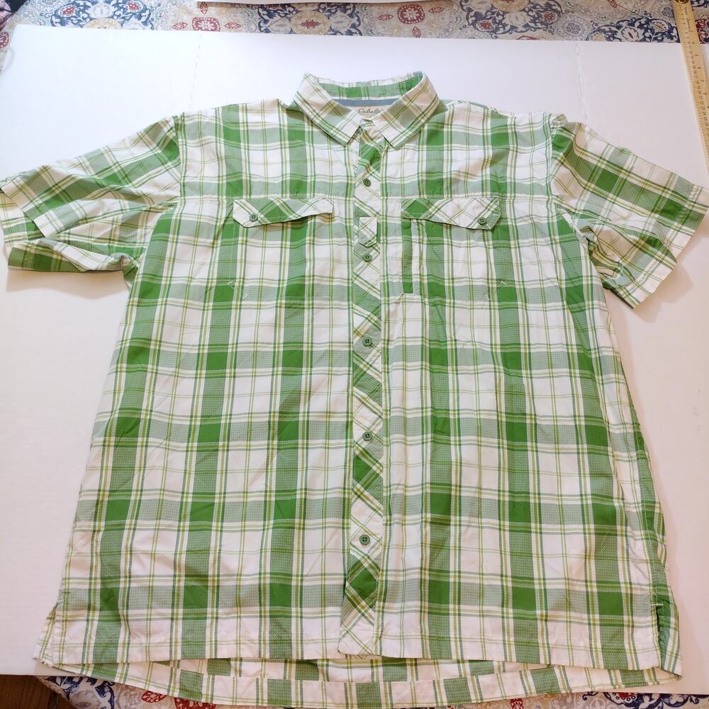 Cabela's Men's XL Green & White Plaid Short Sleeve Casual Button Down Shirt